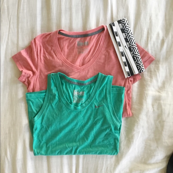 NIKE LOT 2 s/xs shirts and headbands - Picture 1 of 1